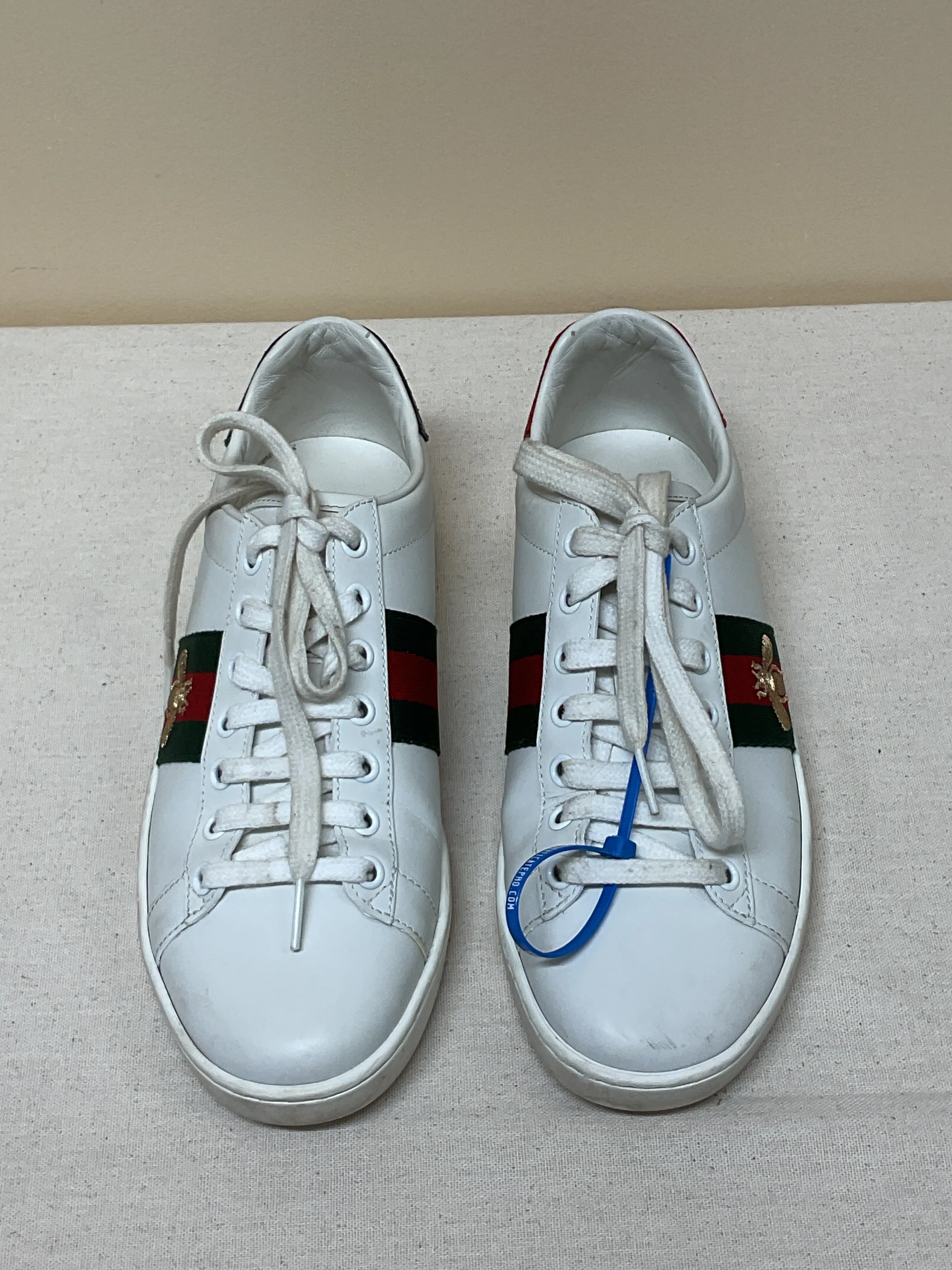 Shoes Luxury Designer By Gucci In Green & Red, Size:6.5