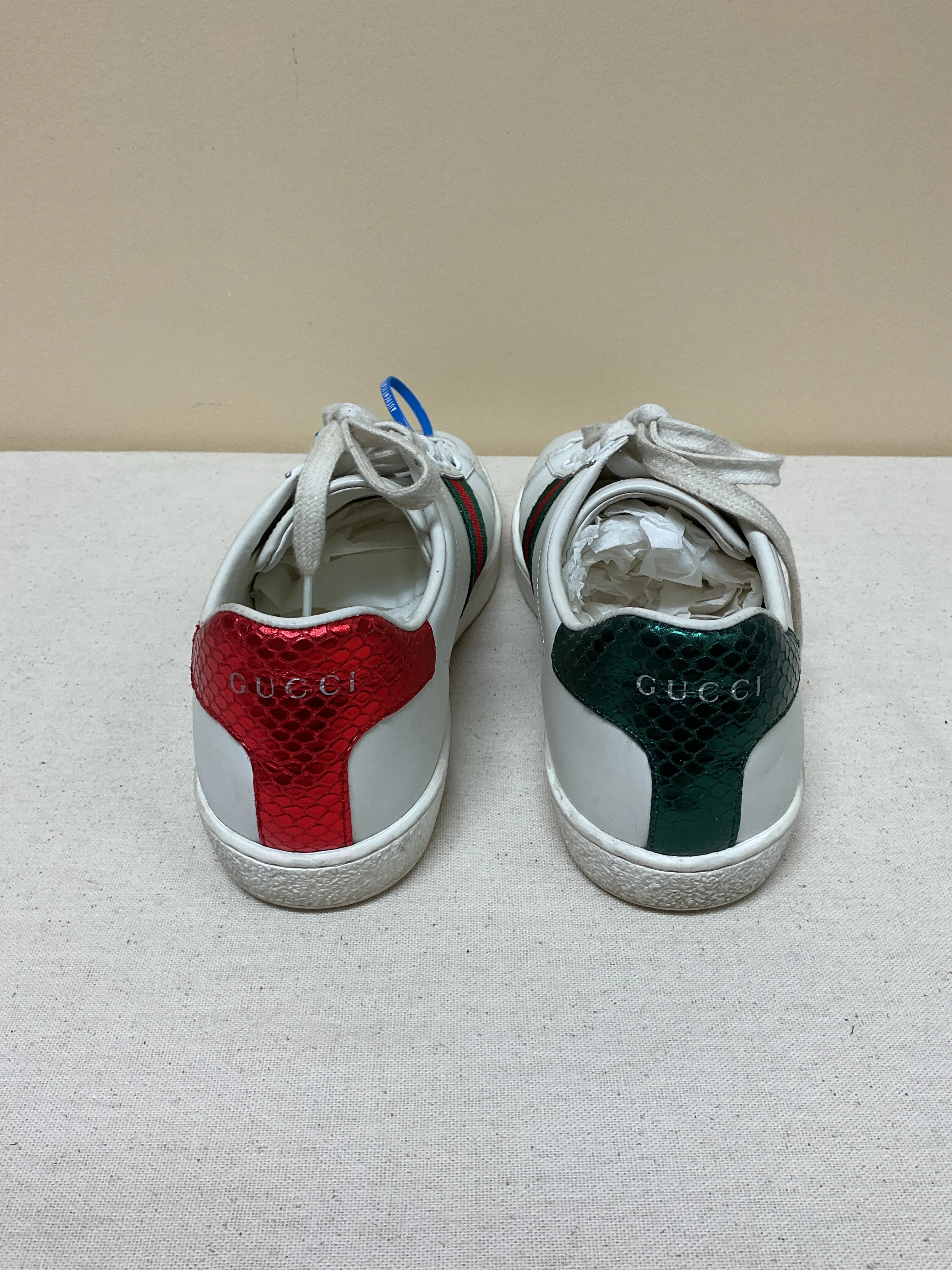 Shoes Luxury Designer By Gucci In Green & Red, Size:6.5
