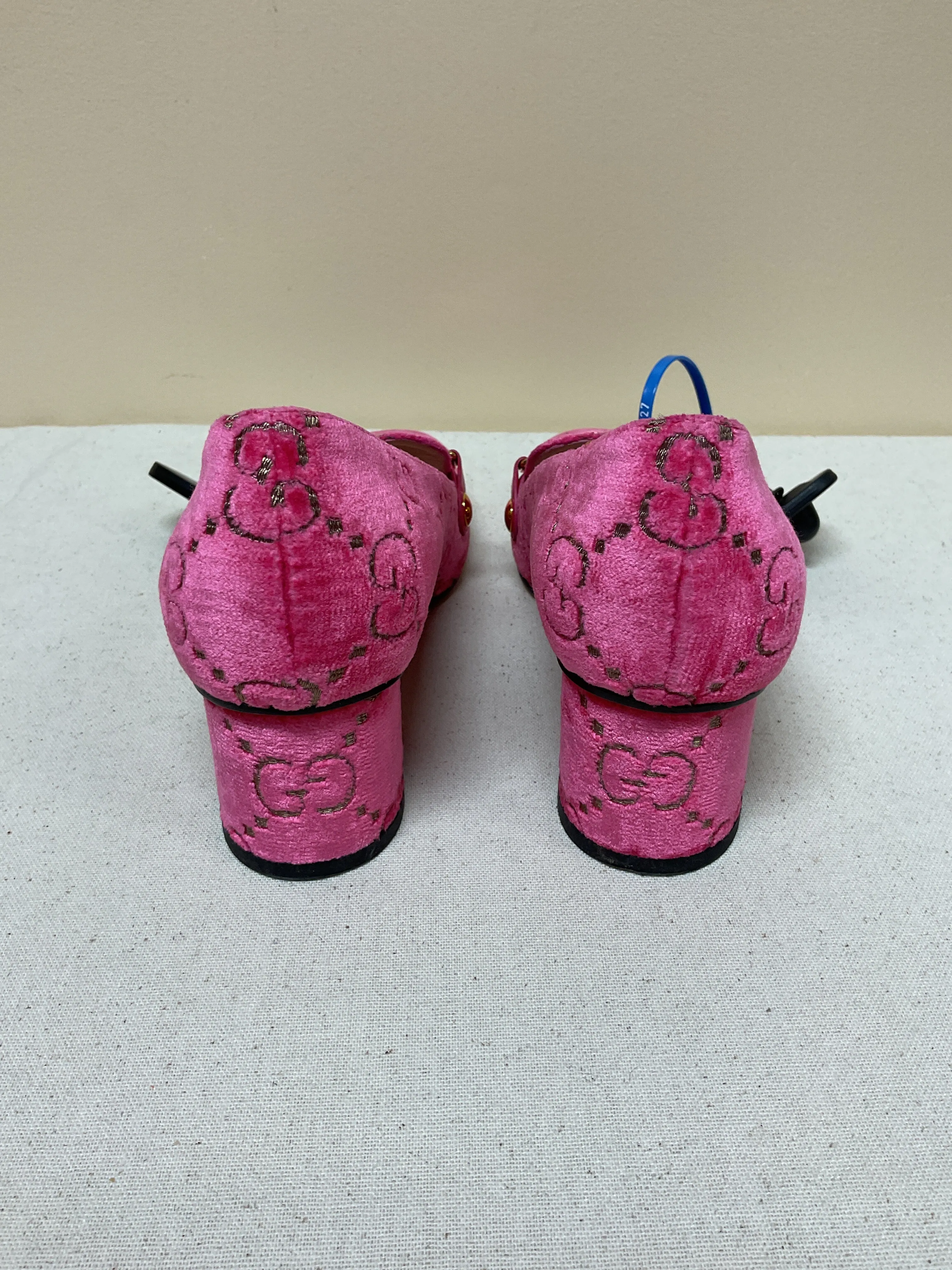 Shoes Luxury Designer By Gucci In Pink, Size:6