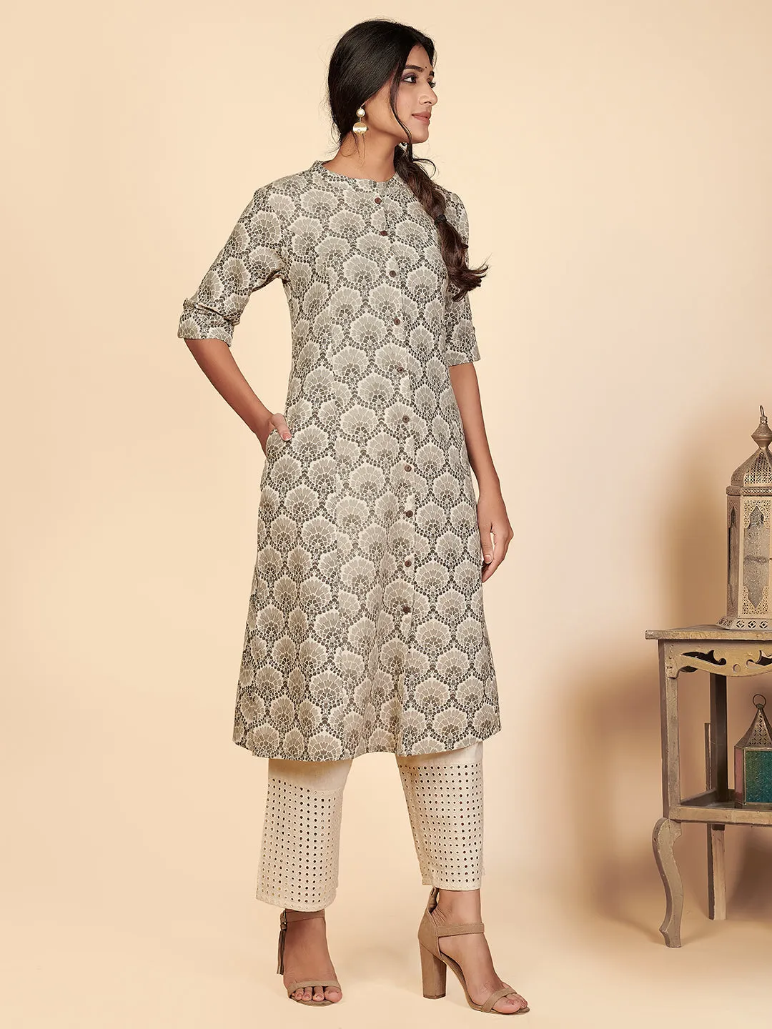 Women'S Printed A-Line Cotton Grey Stitched Kurta With Multiple Slit